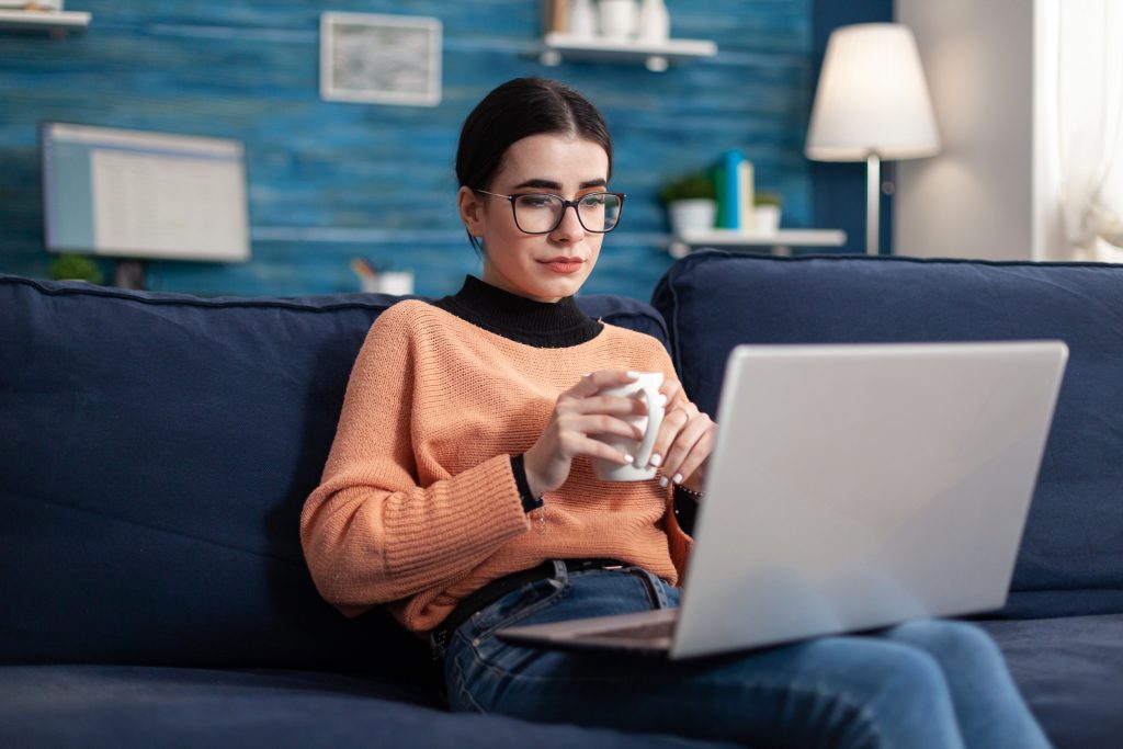 Melhores plataformas de curso online: 10 opções para hospedar e vender treinamentos online.